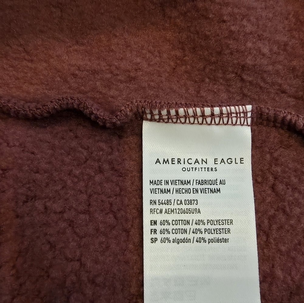$8 SALE! American Eagle Rust Turtleneck Sweatshirt. Size Extra Small - Picture 2 of 3
